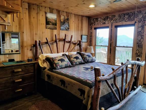 PEARLY GATES Cabin - the BEST VIEWS in the Smokies wifi hot tub