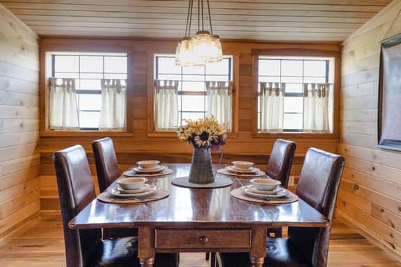 The Barnhouse for 2 @ TimberRose Ranch FBG hot tub