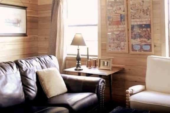 The Barnhouse for 4 @ TimberRose Ranch FBG TX